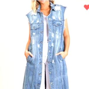 Sleeveless denim trench